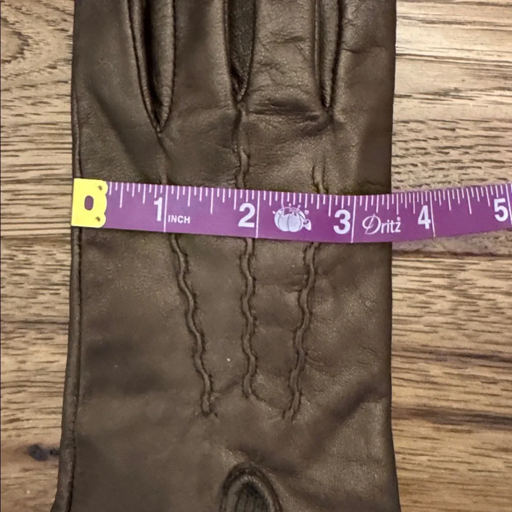 😊Merona Brown Leather Gloves. They have a bit of gold sheen.